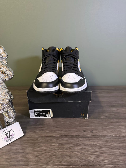 Jordan 1 Mid White Pollen Black
