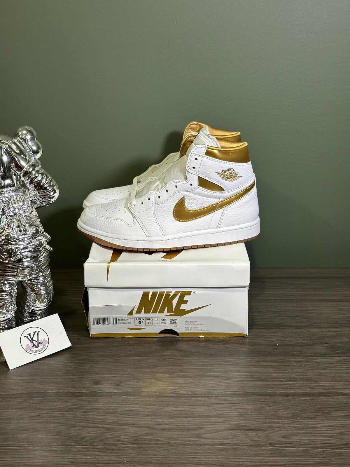 Jordan 1 Retro High OG Black Metallic Gold