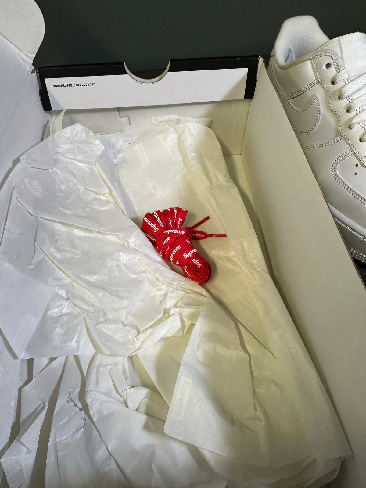 Nike Air Force 1 Low Supreme White
