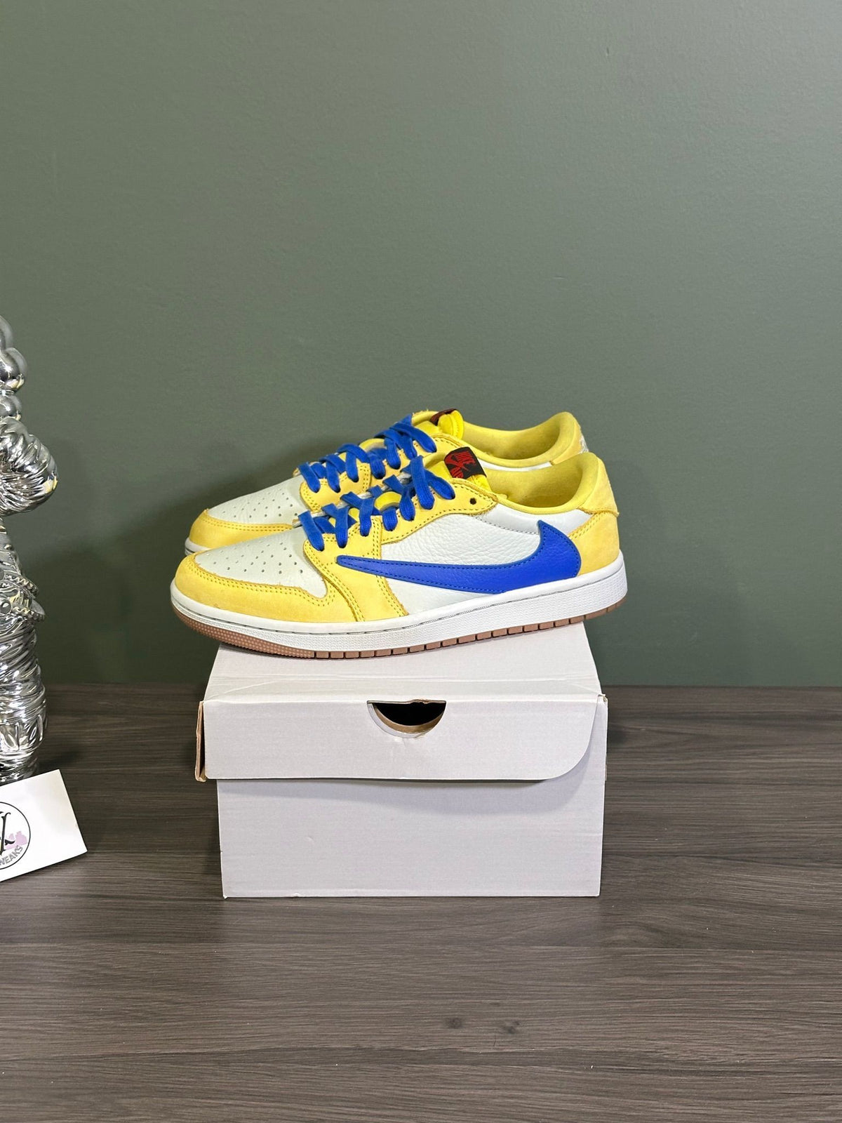 Jordan 1 Retro Low OG SP Travis Scott Canary (Women's)
