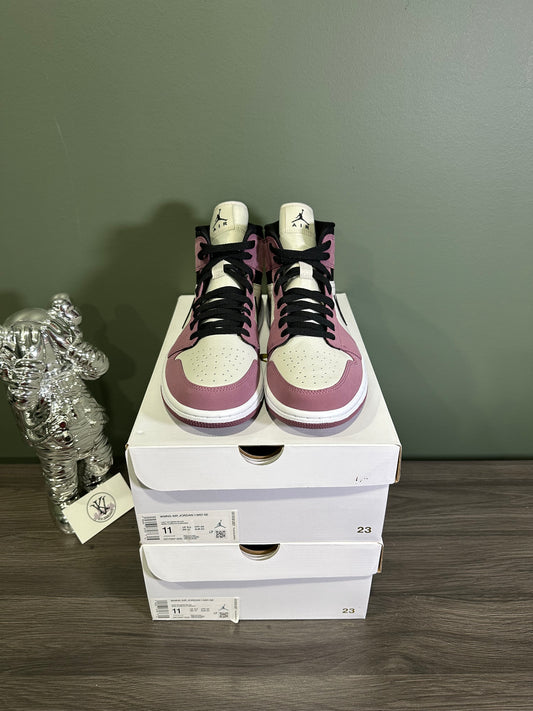 Jordan 1 Mid SE Light Mulberry