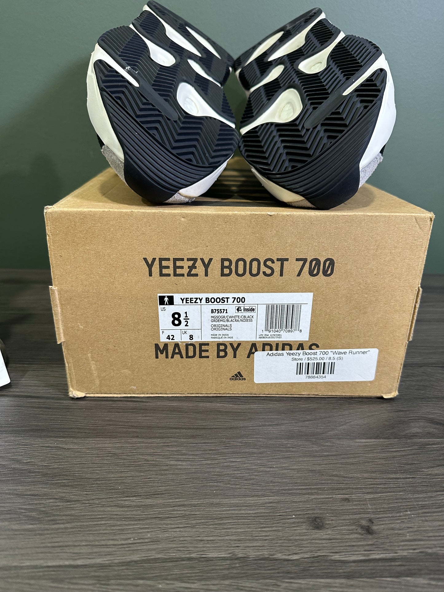 Yeezy 700 Wave Runner