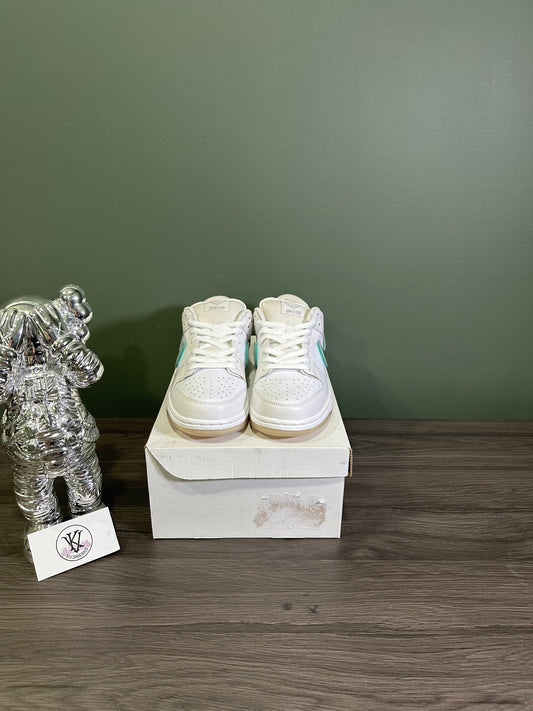 Dunk Low SB Diamond Supply Co. White Diamond