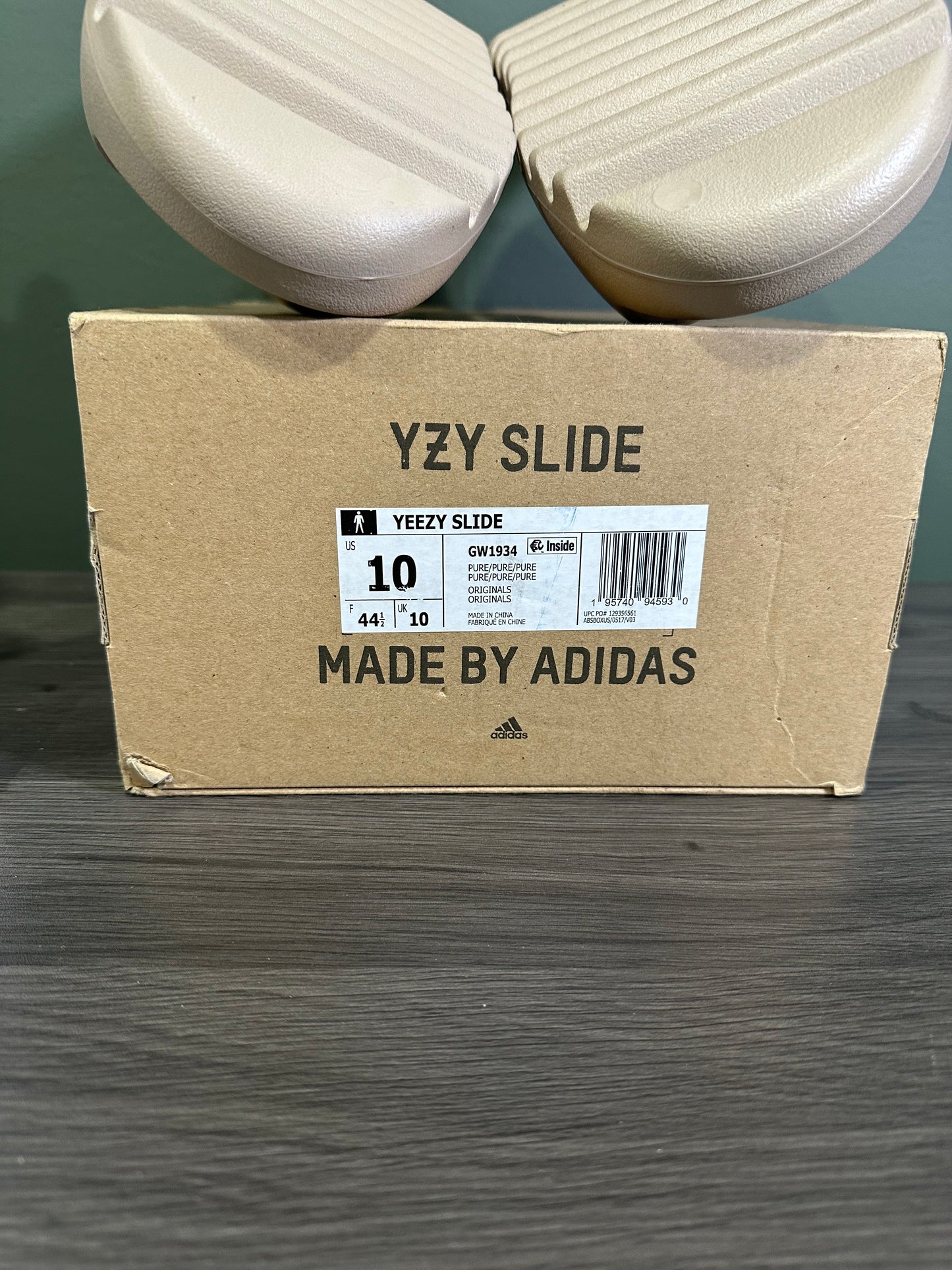 Yeezy Slide Pure