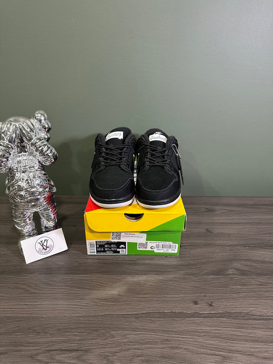 Dunk Low SB Gnarhunters