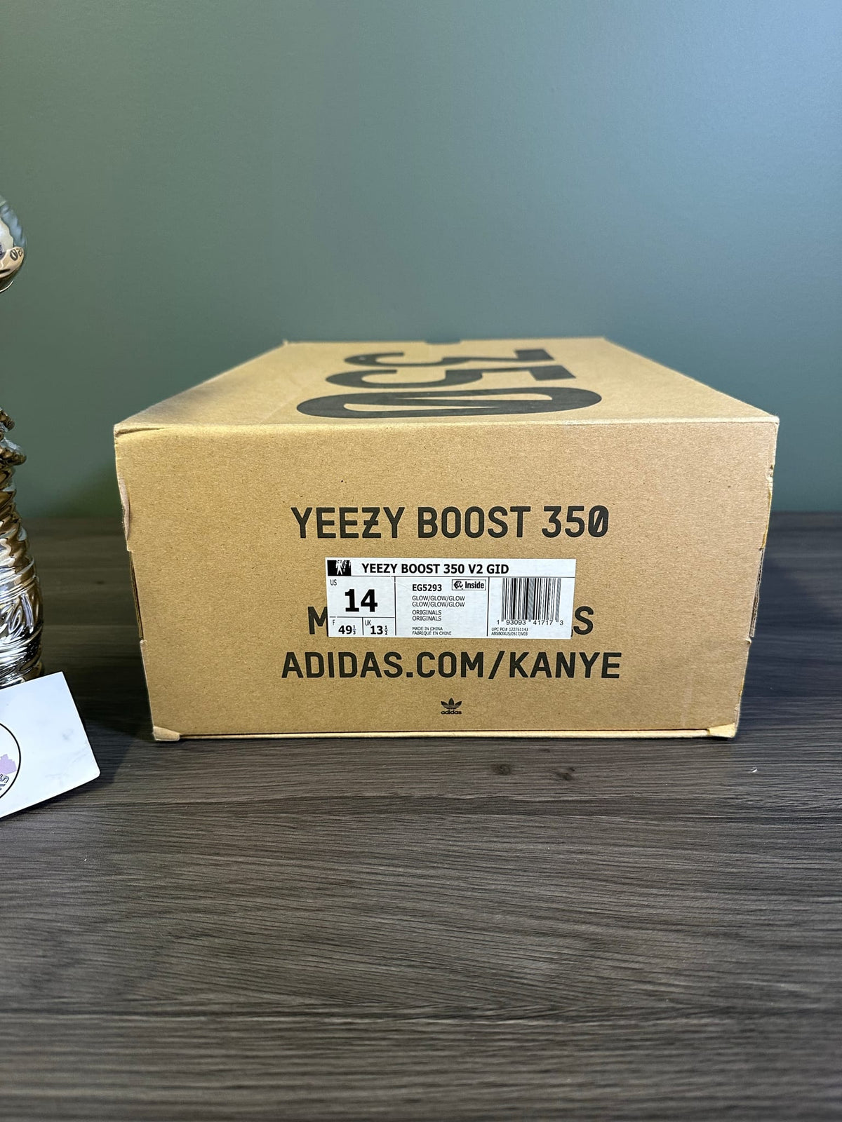 adidas Yeezy Boost 350 V2 Glow