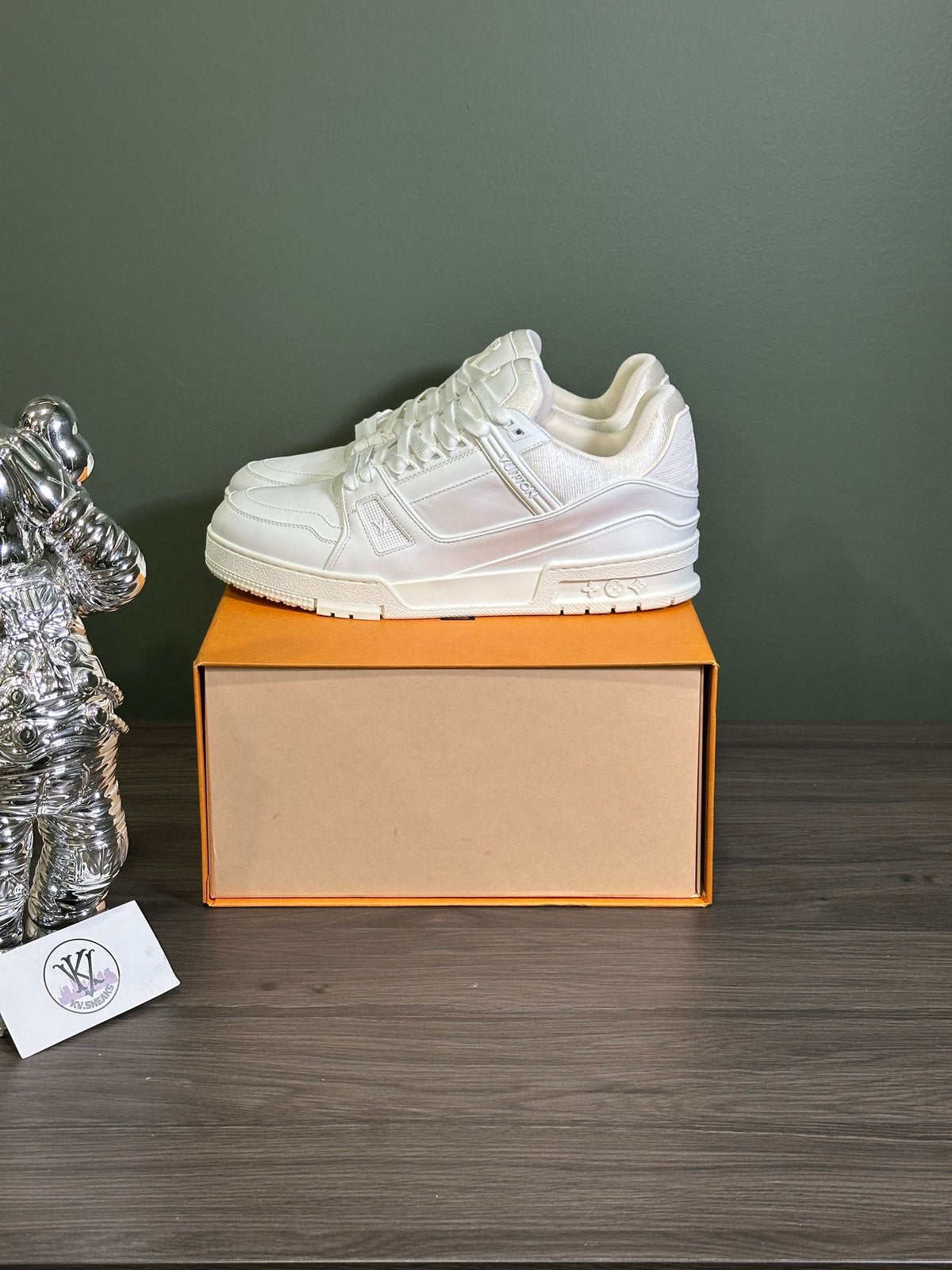 LOUIS VUITTON TRAINER WHITE