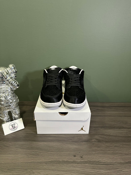 Dunk Low SB Medicom Toy