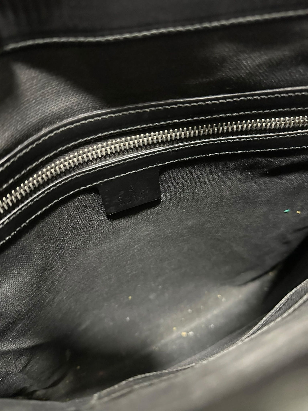 GUCCI LARGE GG SUPREME BLACK MESSENGER BAG