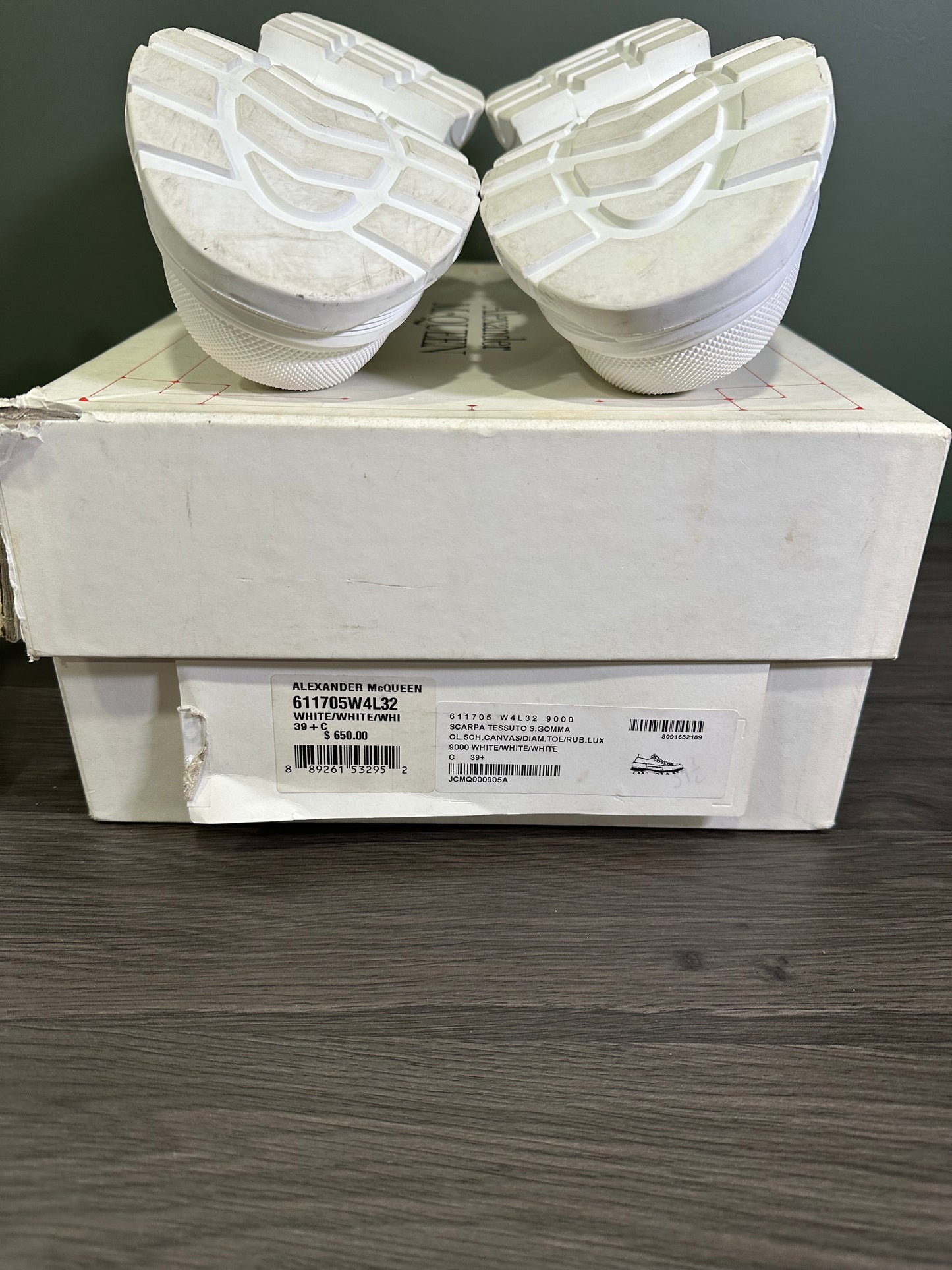 Alexander McQueen Tread Slick Low Top