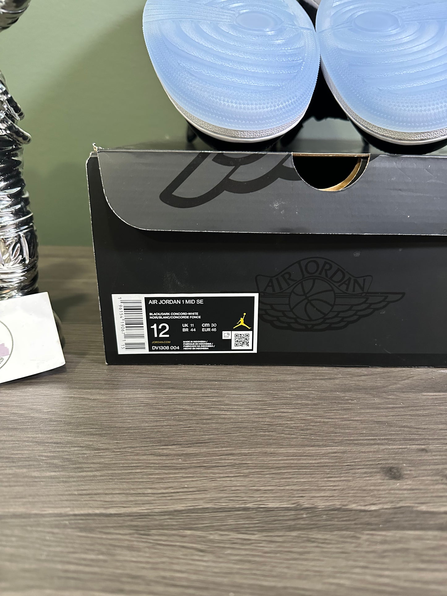 Jordan 1 Mid SE Space Jam