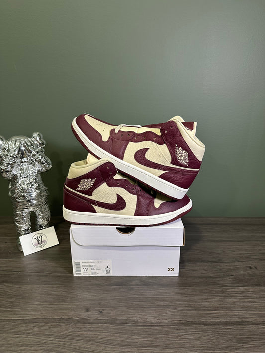 Jordan 1 Mid SE Split Beach Cherrywood Red