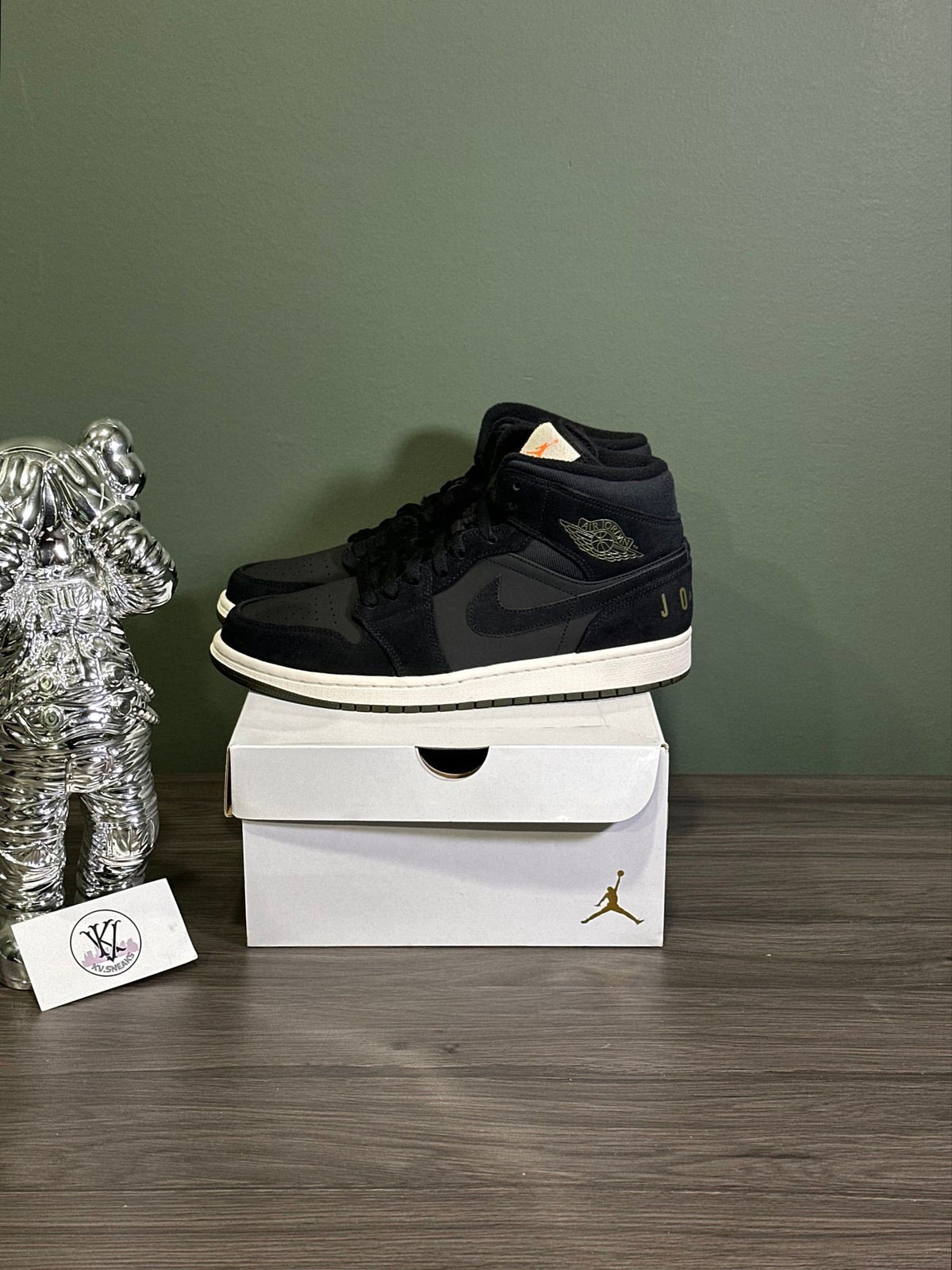 Jordan 1 Mid Black Olive Canvas