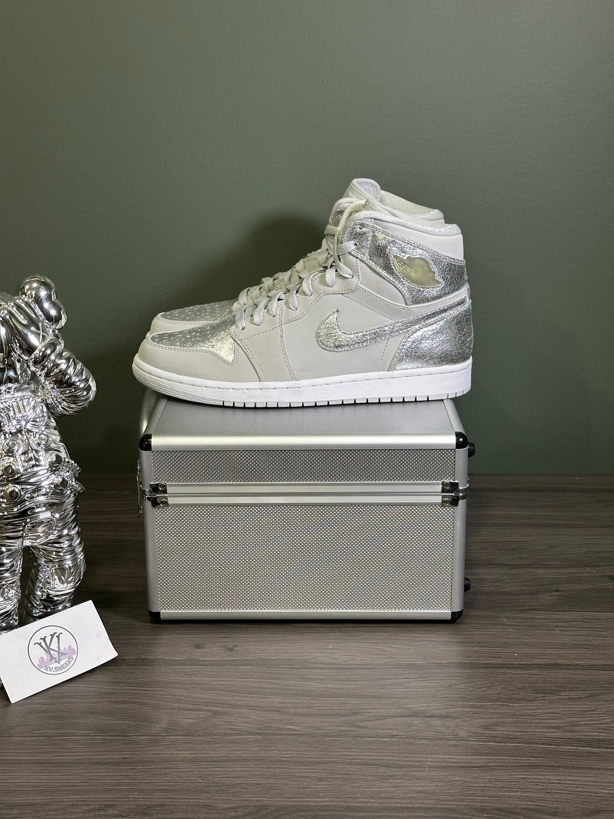 Jordan 1 Retro Silver Anniversary
