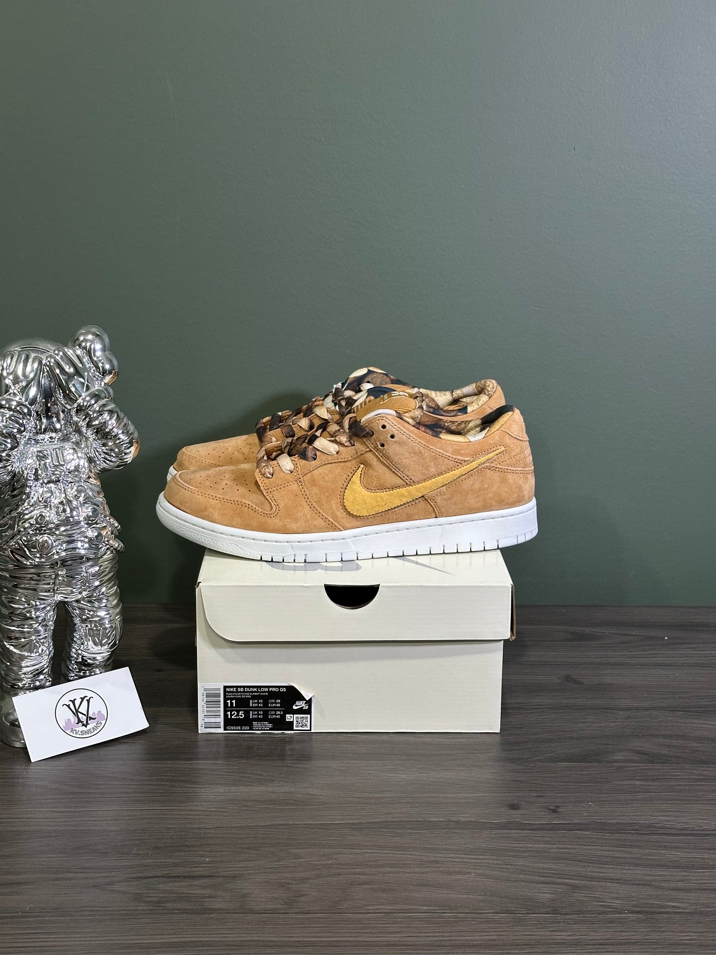 Dunk Low SB NOTE Brew and Biscuits
