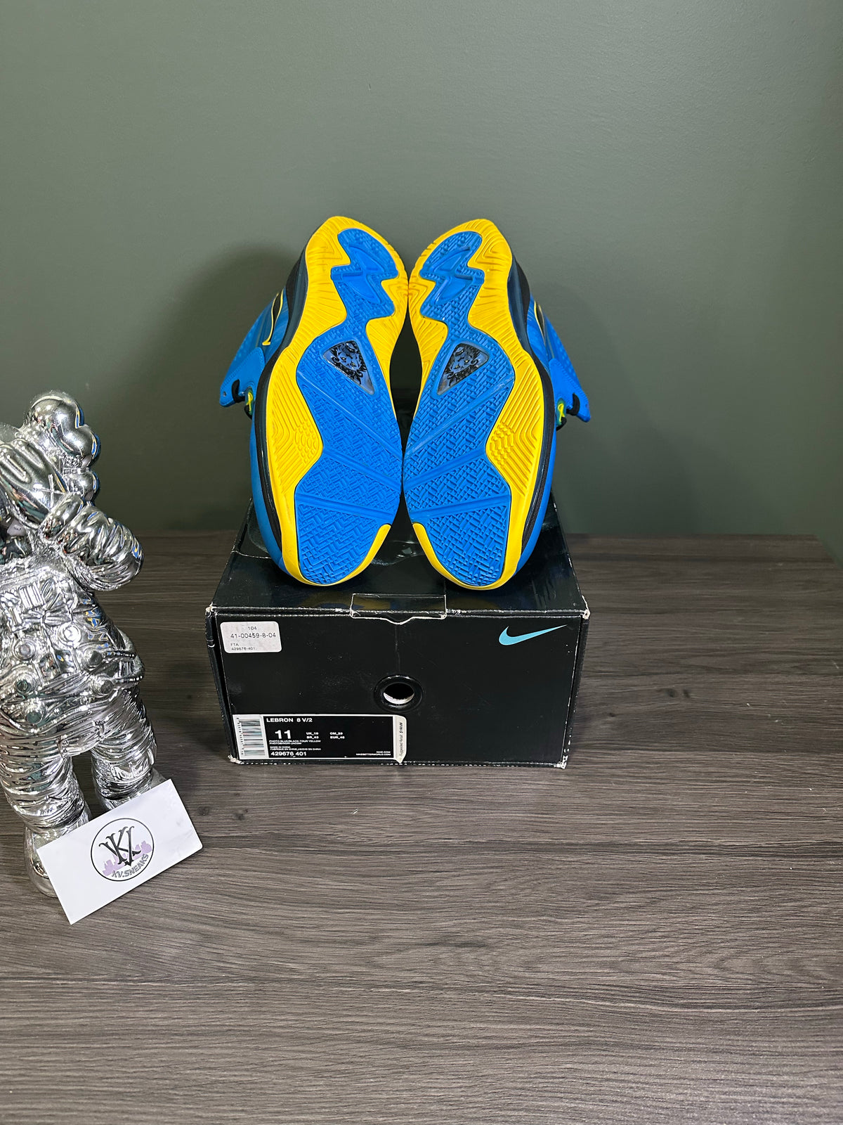 Nike LeBron 8 V/2 Entourage