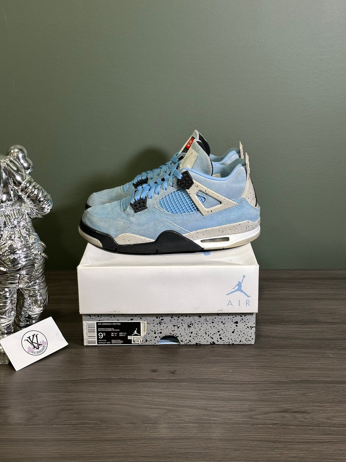 Jordan 4 Retro University Blue