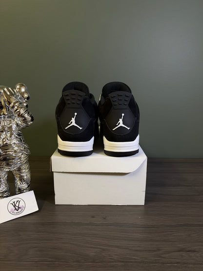 Jordan 4 Retro White Thunder