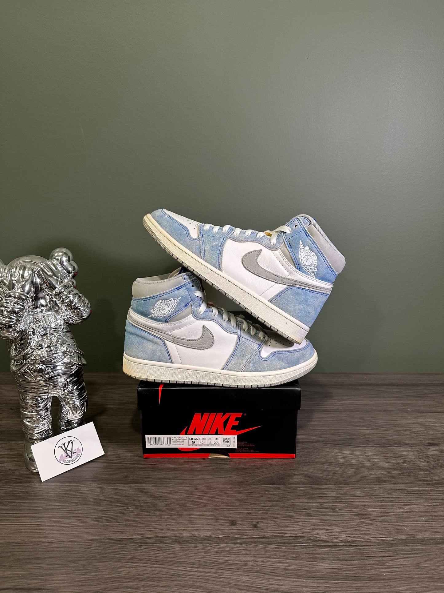 Jordan 1 High Hyper Royal Smoke Grey