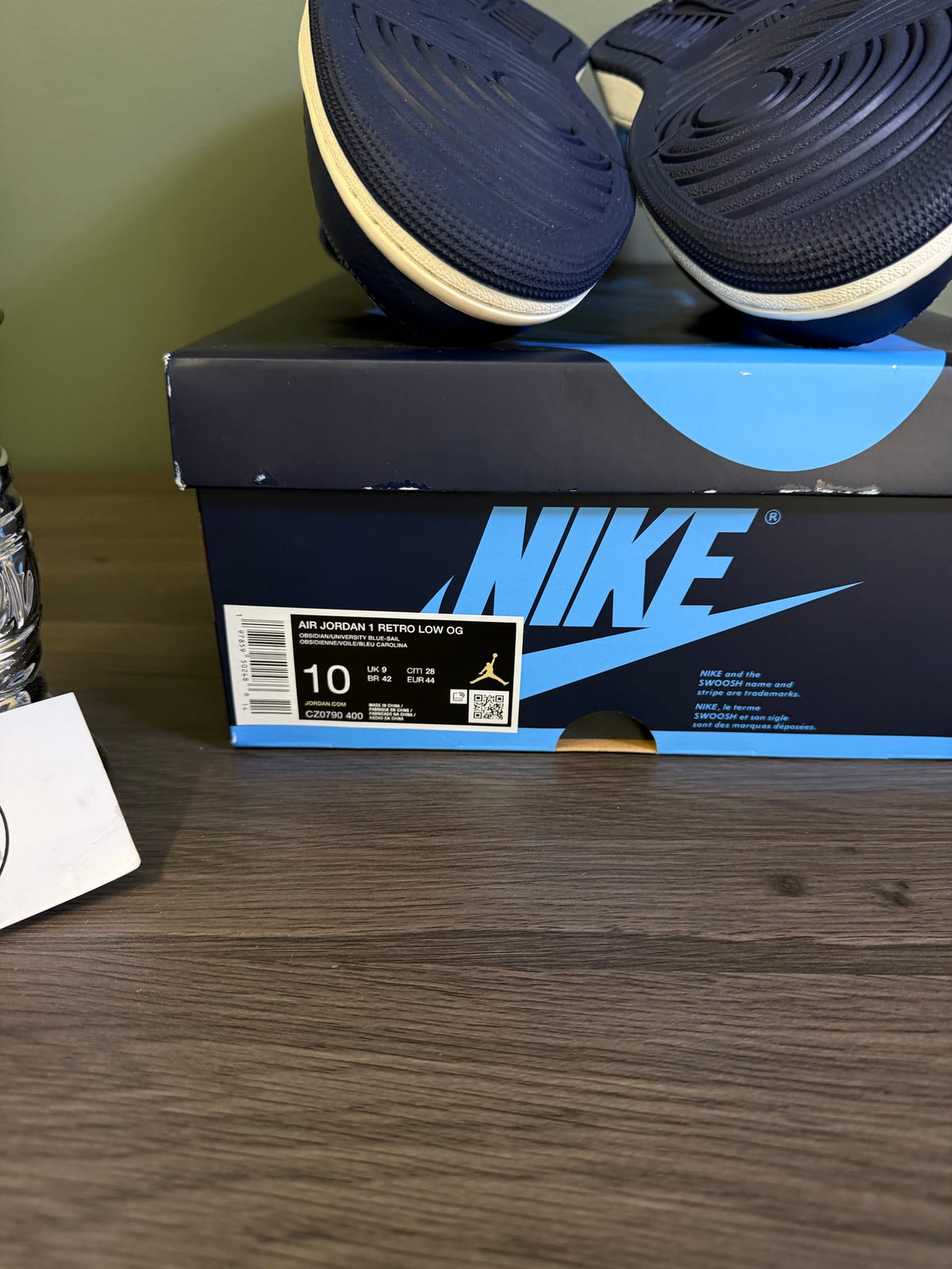 Jordan 1 Low OG Obsidian UNC