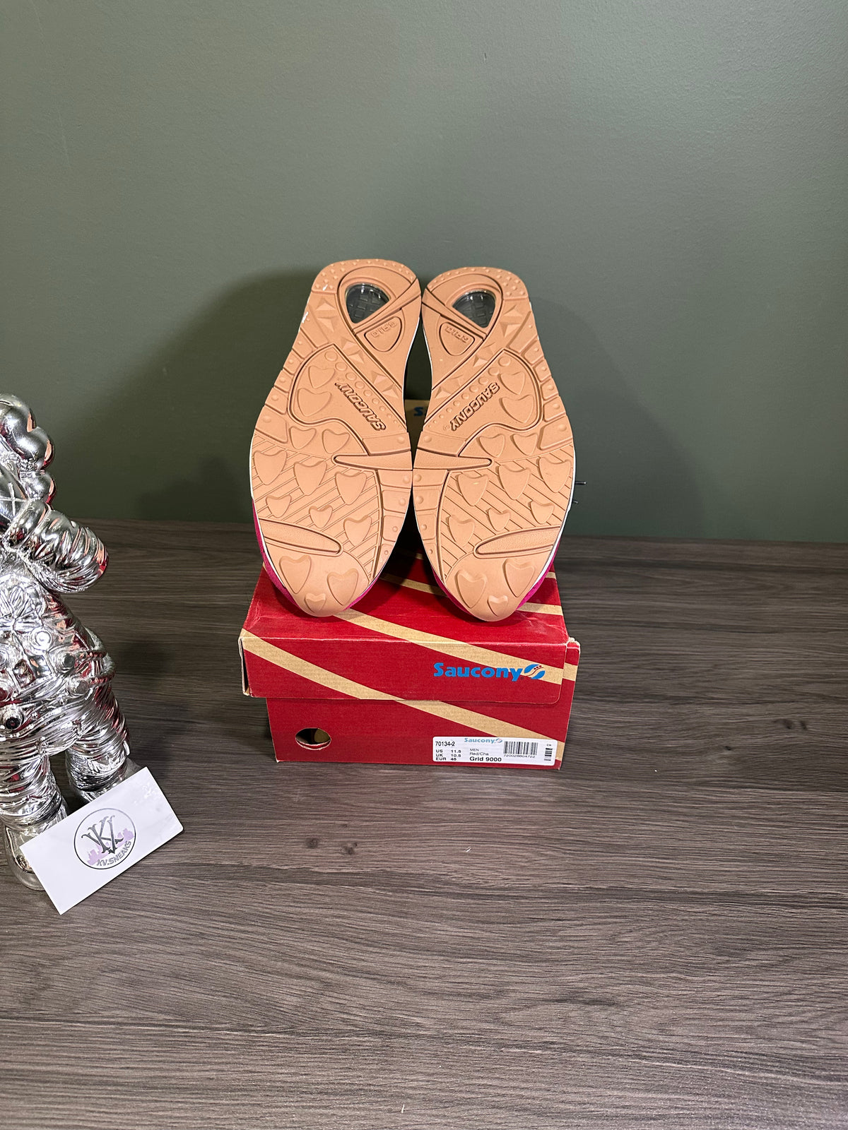SAUCONY GRID 9000 THREE DOT PACK BURGUNDY GUN