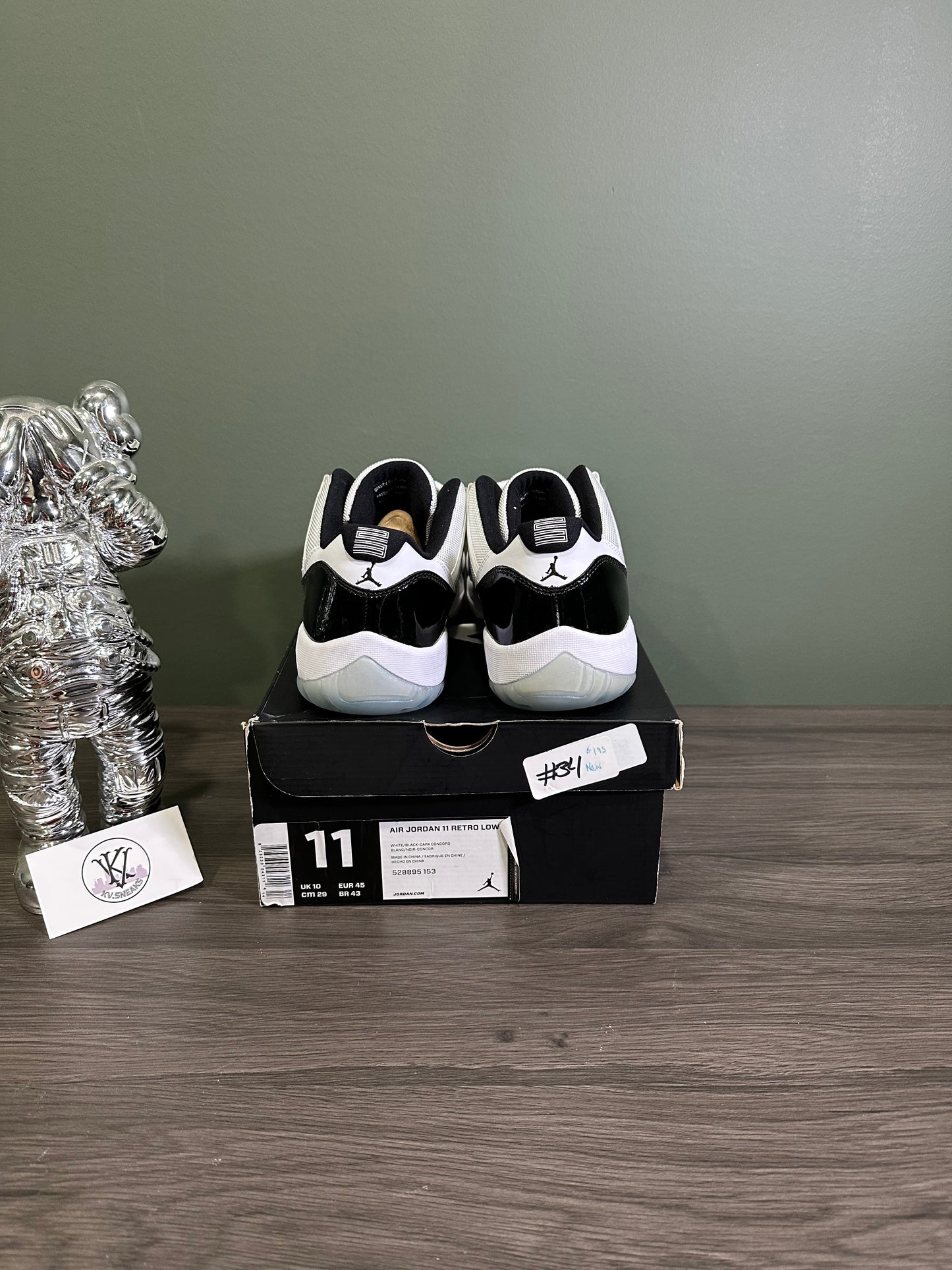 Jordan 11 Low Concord