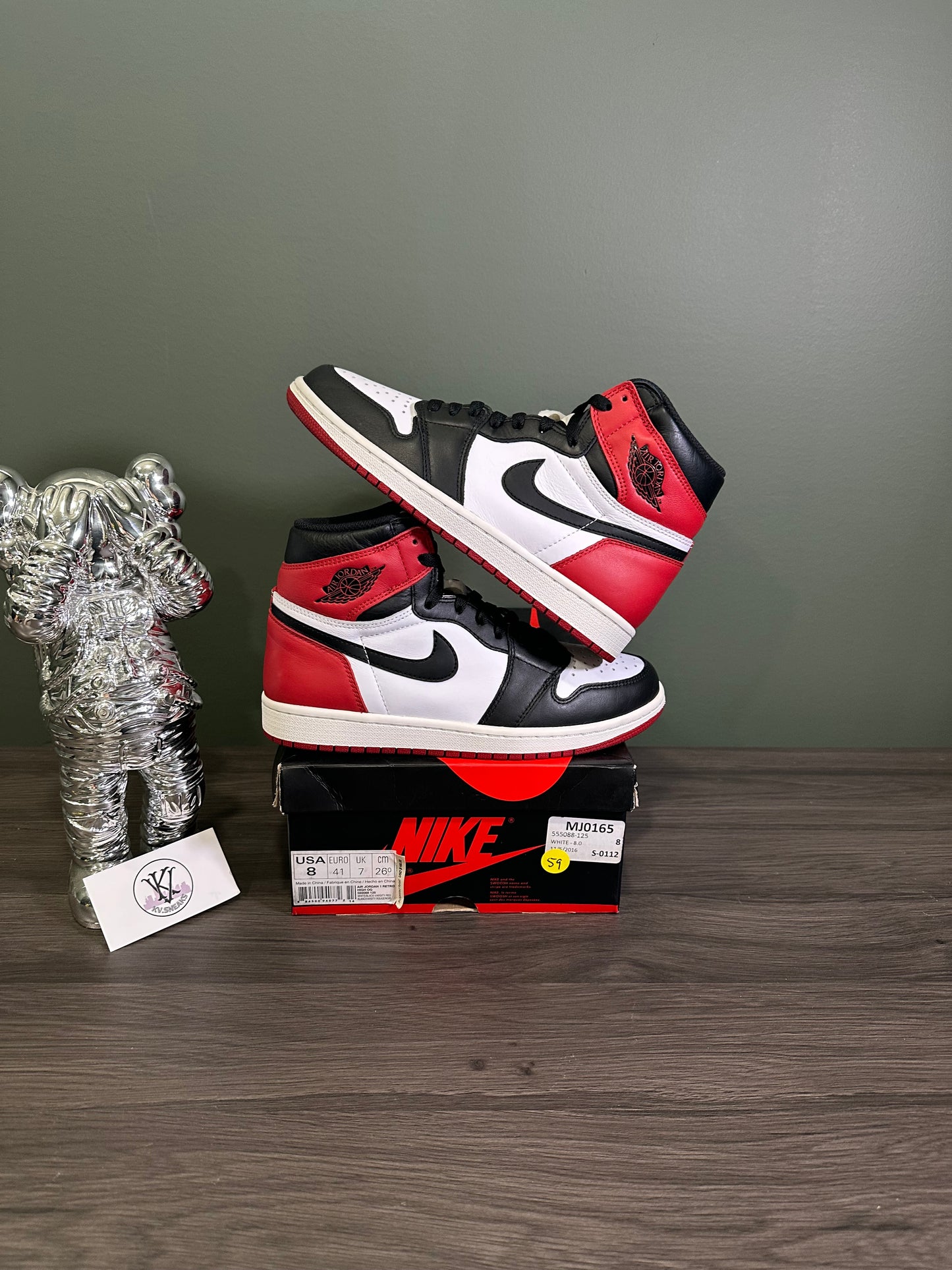 Jordan 1 High Black Toe 2016