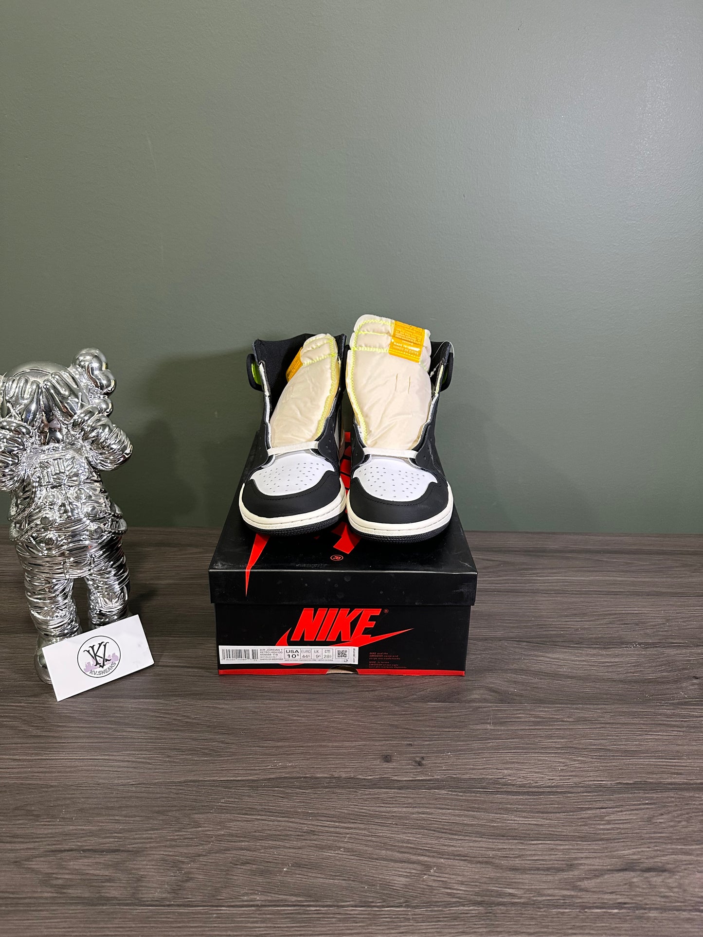 Jordan 1 High Black Volt Gold