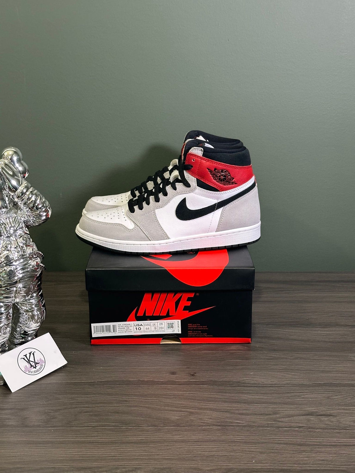 Jordan 1 Retro High Light Smoke Grey