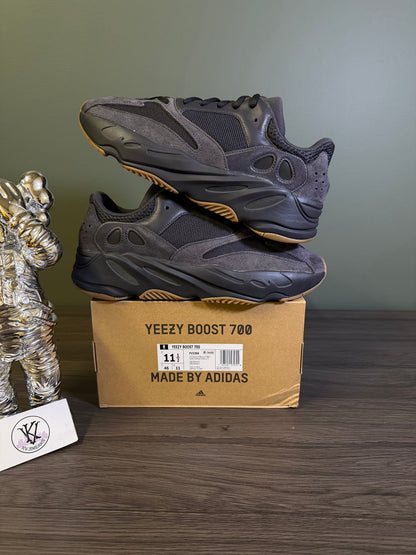 adidas Yeezy Boost 700 Utility Black