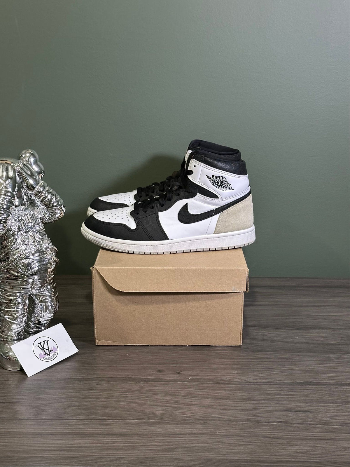 Jordan 1 Retro High OG Bleached Coral