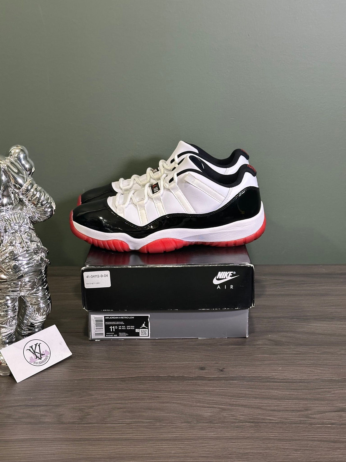 Jordan 11 Retro Low Concord Bred