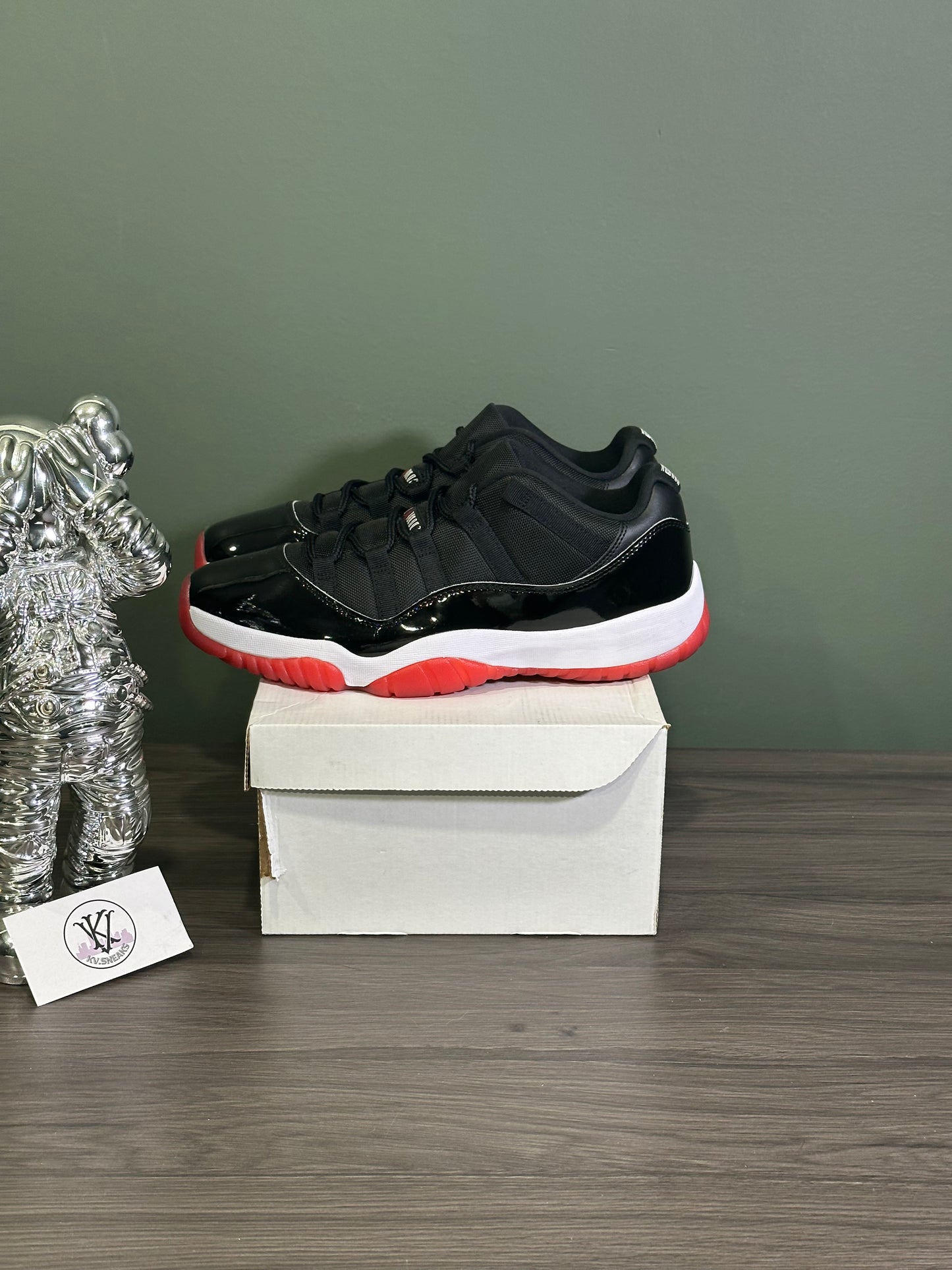 Jordan 11 Low Bred