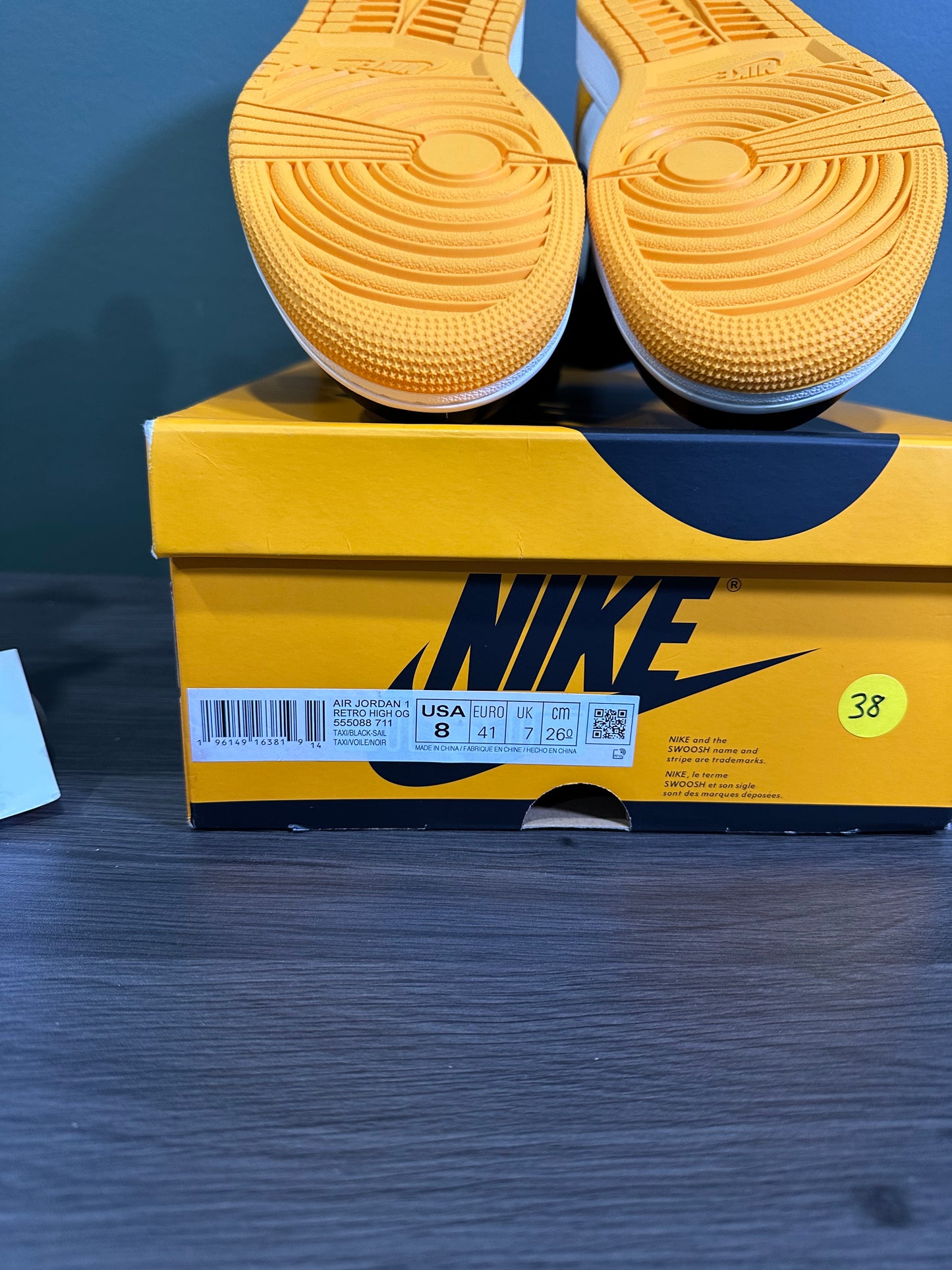 Jordan 1 High Taxi