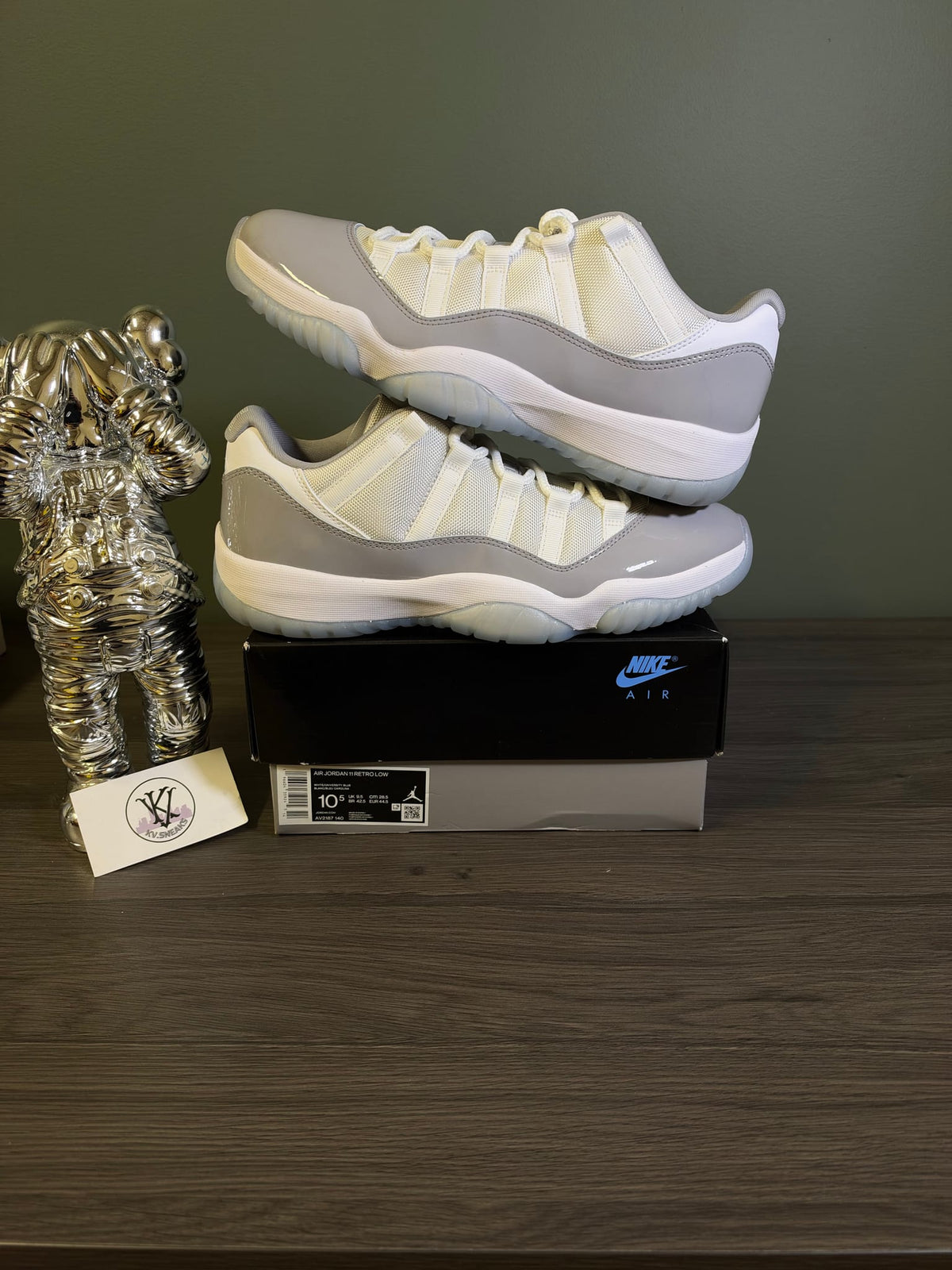 Jordan 11 Retro Low Cement Grey