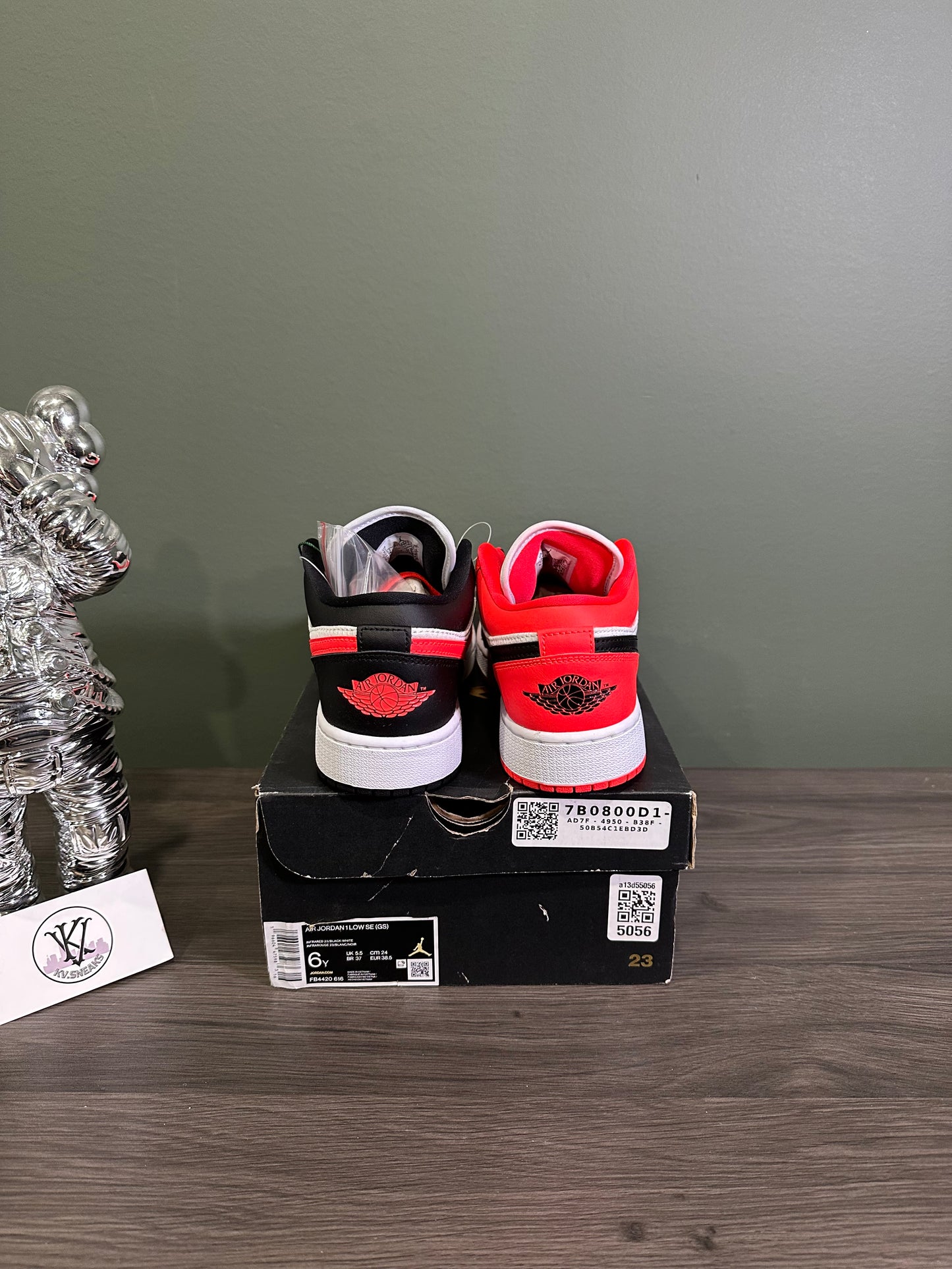 Jordan 1 Low SE Mismatched Infrared