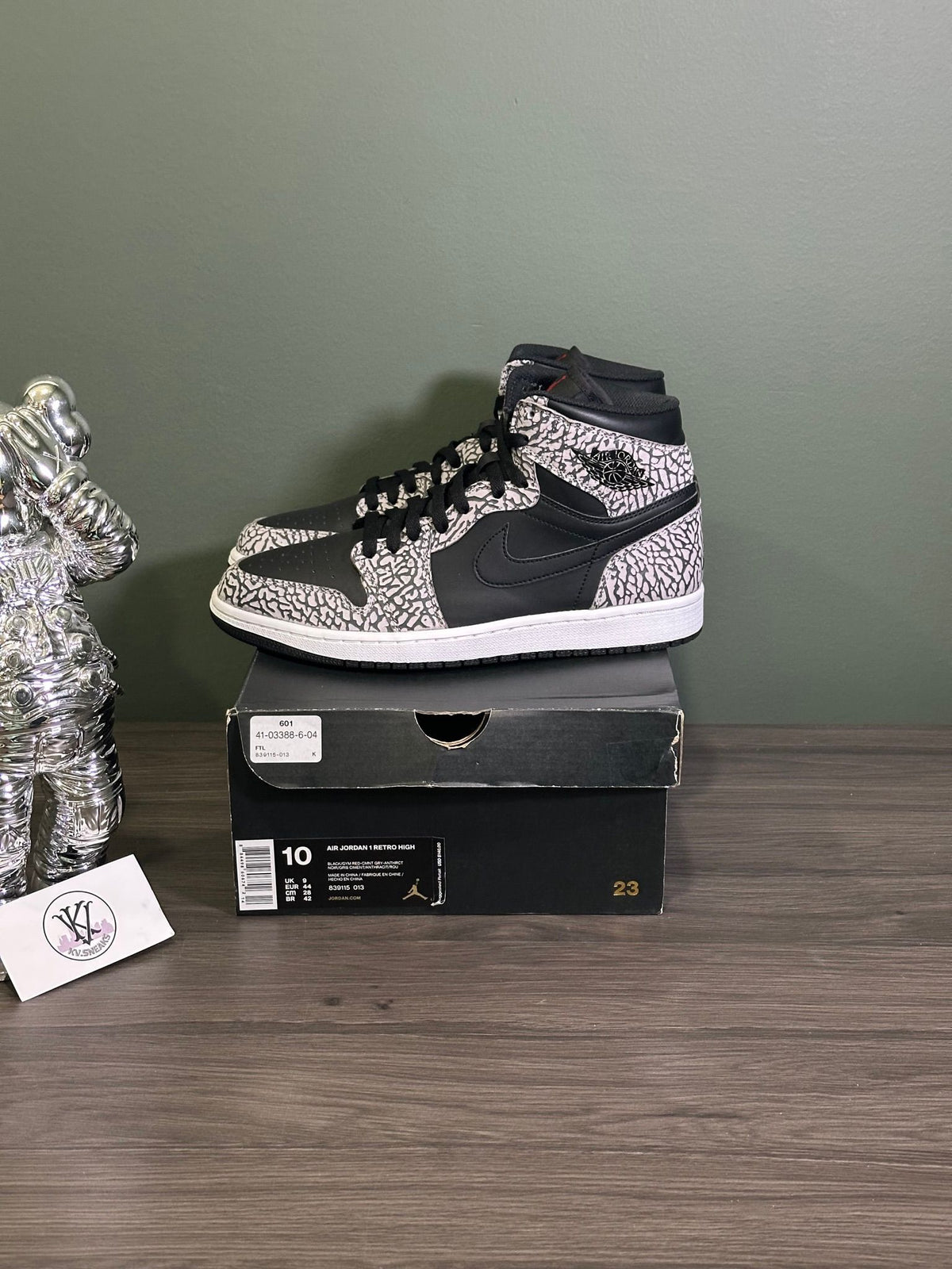 Jordan 1 Retro Un-Supreme