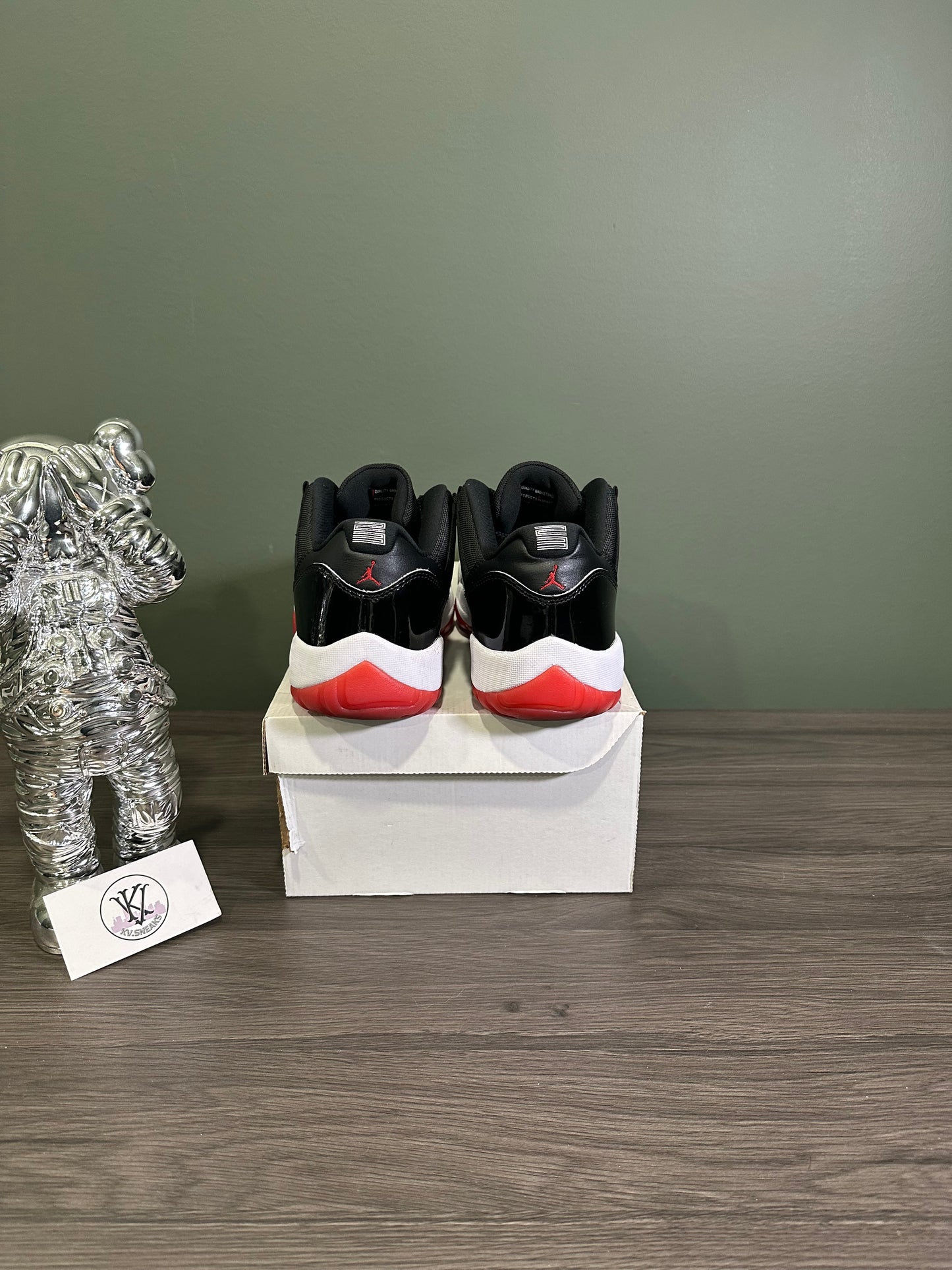 Jordan 11 Low Bred