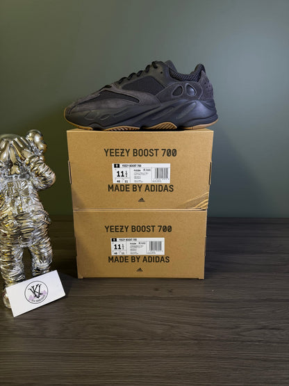 adidas Yeezy Boost 700 Utility Black