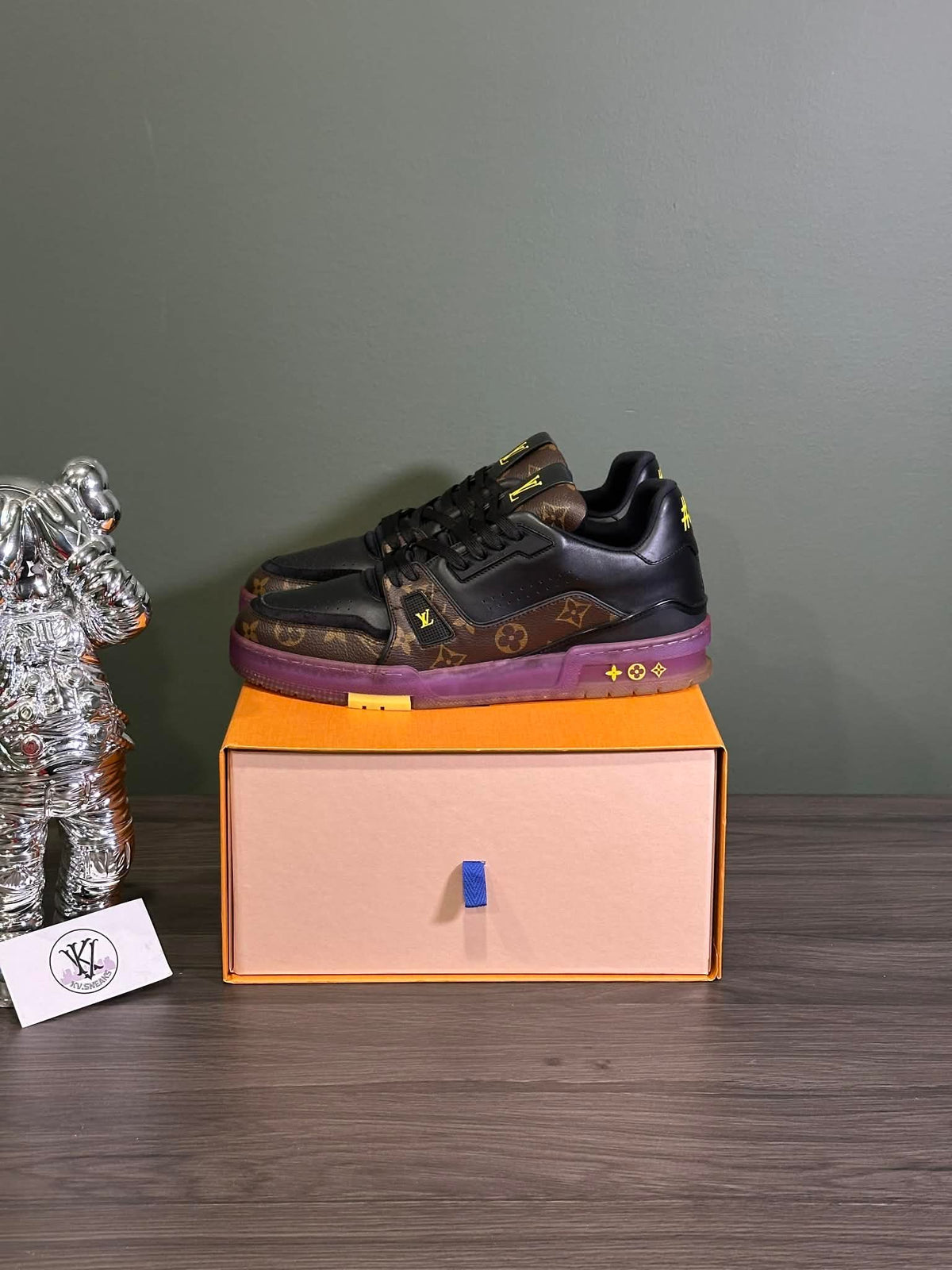 LOUIS VUITTON TRAINER MONOGRAM PURPLE