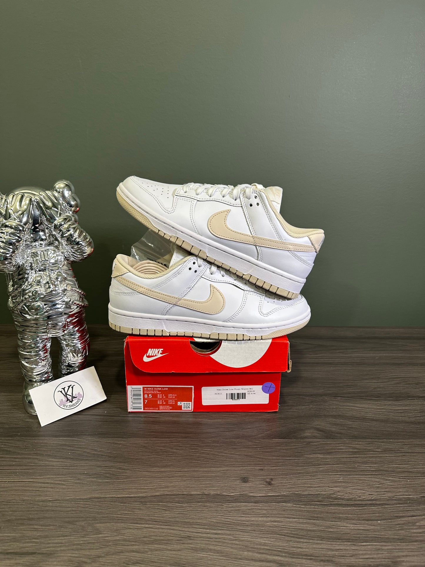 Dunk Low Pearl White
