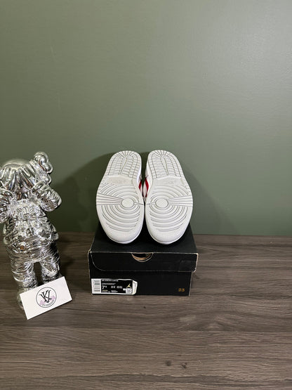 Jordan 1 Low SE Light Smoke Grey