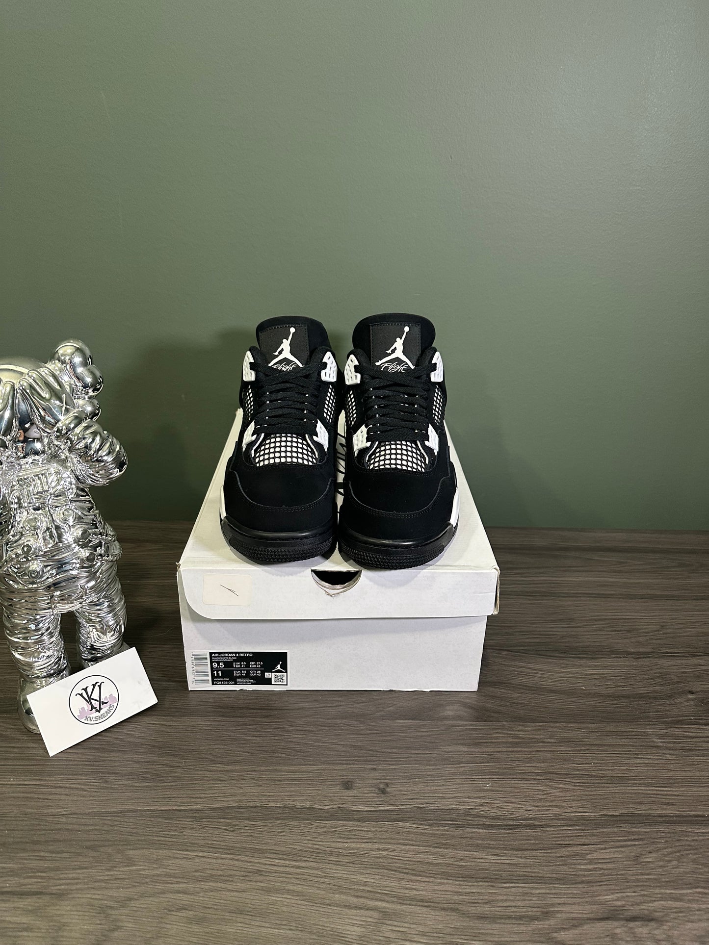 Jordan 4 White Thunder