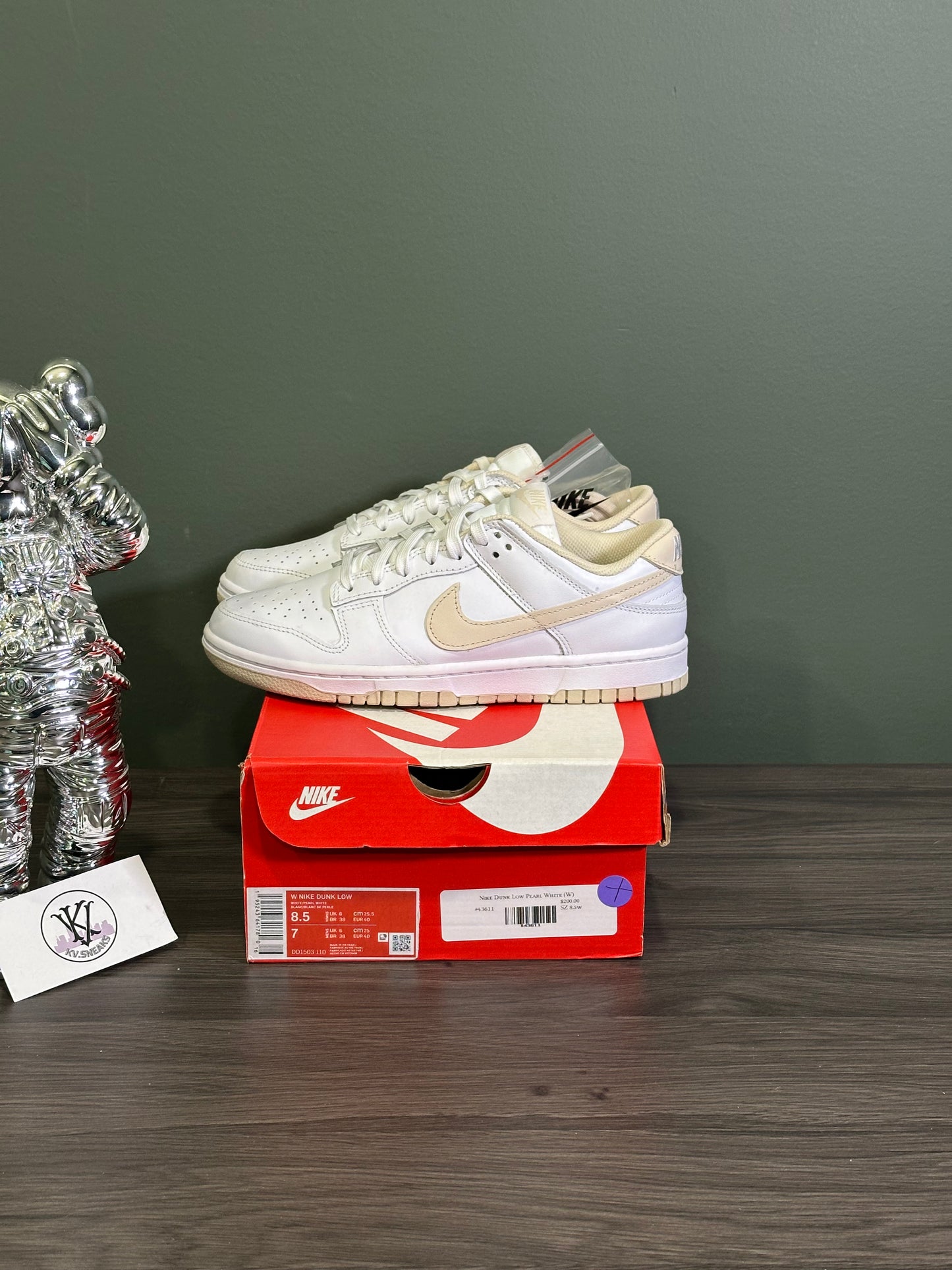 Dunk Low Pearl White