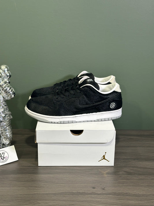 Dunk Low SB Medicom Toy