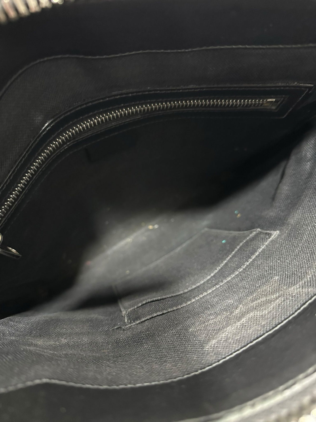 GUCCI LARGE GG SUPREME BLACK MESSENGER BAG