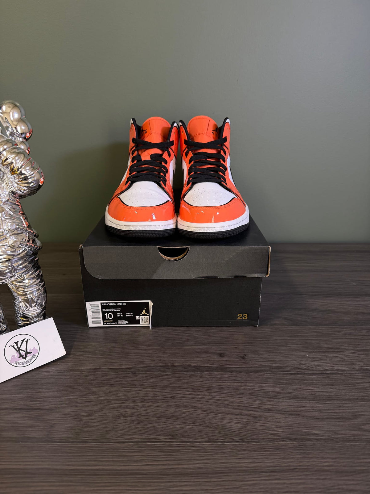 Jordan 1 Mid SE Turf Orange