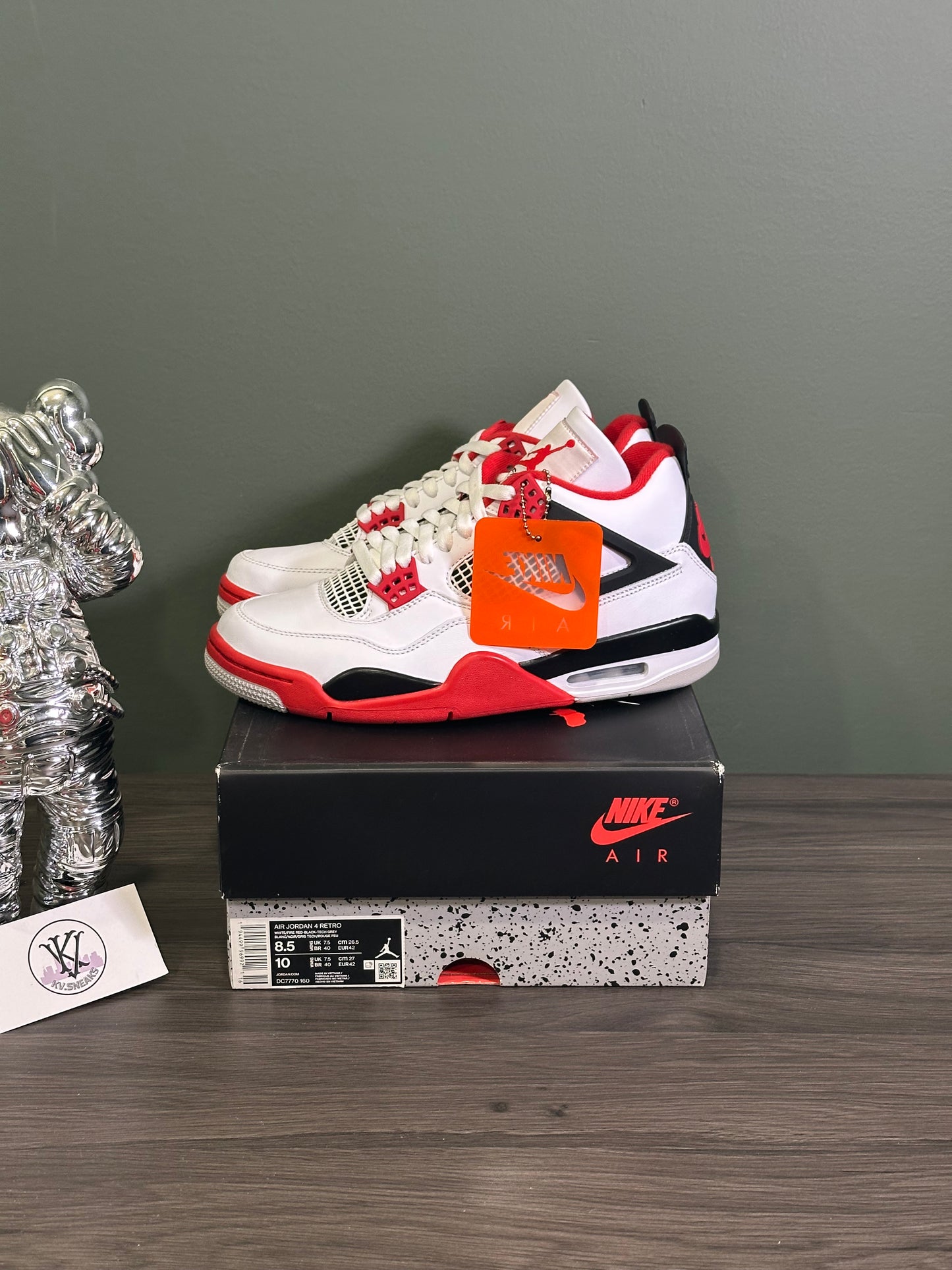 Jordan 4 Fire Red