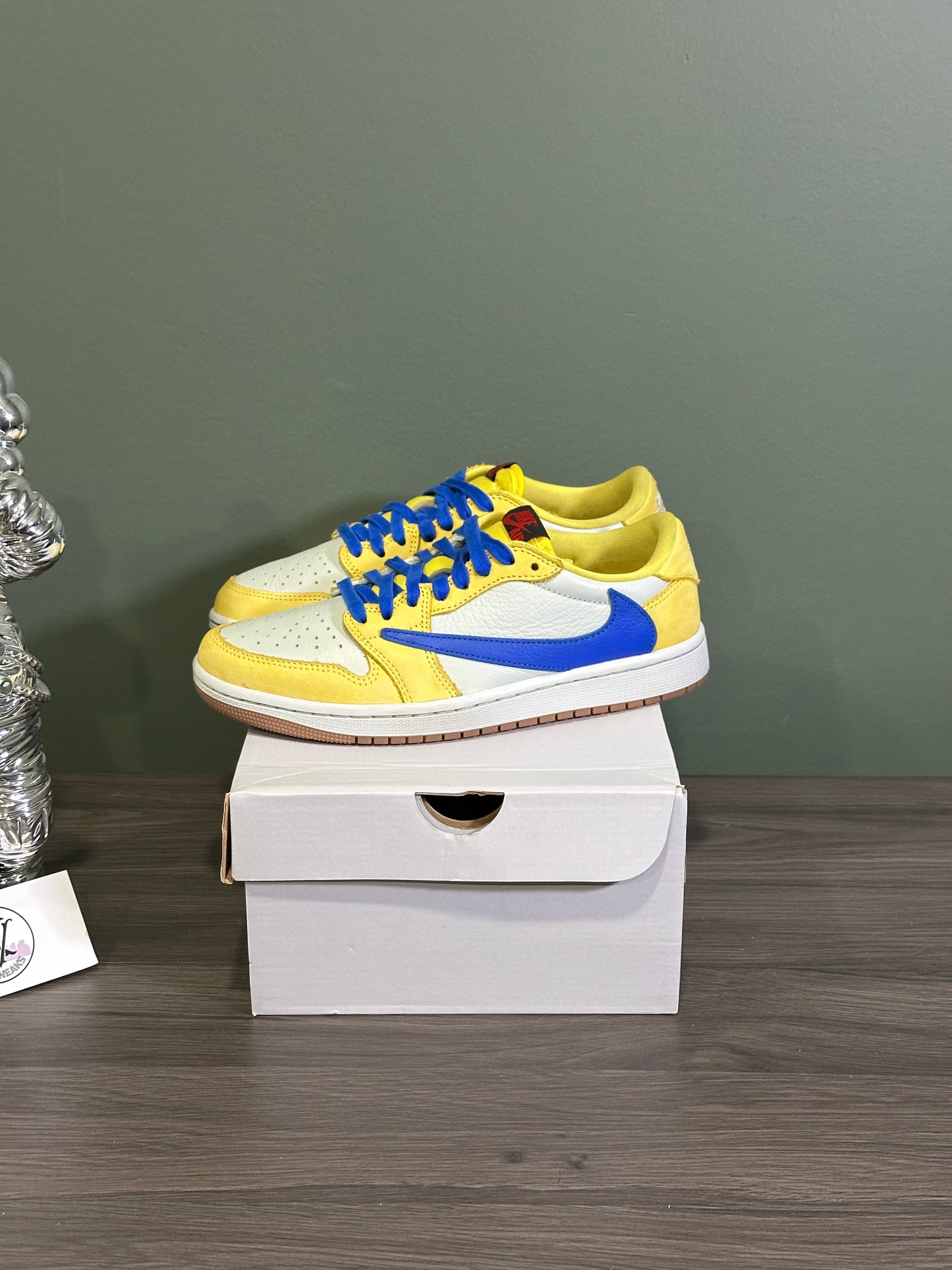 Jordan 1 Low Travis Scott Canary (W)