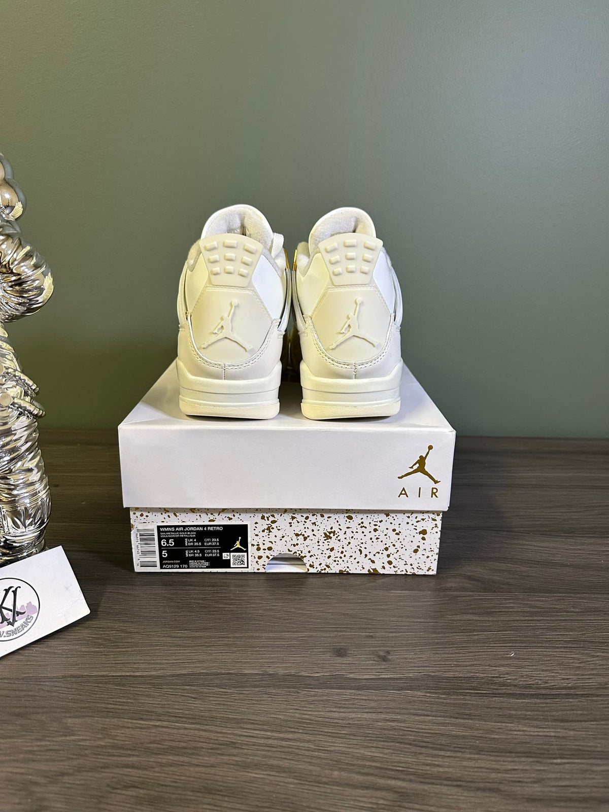 Jordan 4 Retro Metallic Gold (Women's)